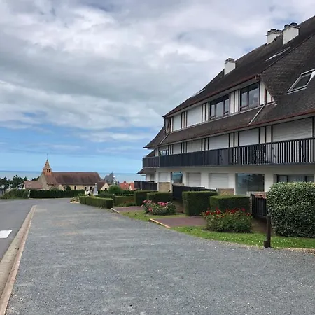 Vue Et Piscine * Bénerville-sur-Mer